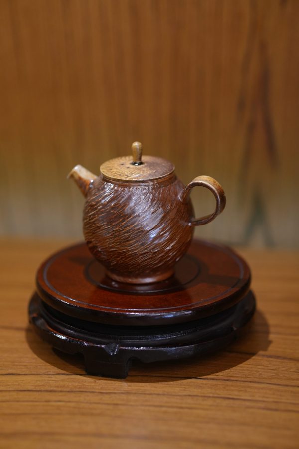 Handcrafted Zen Clay Teapot with Textured Earth Finish – Authentic Chinese Artisan Ceramic Teaware for Gongfu Tea & Tea Ceremonies