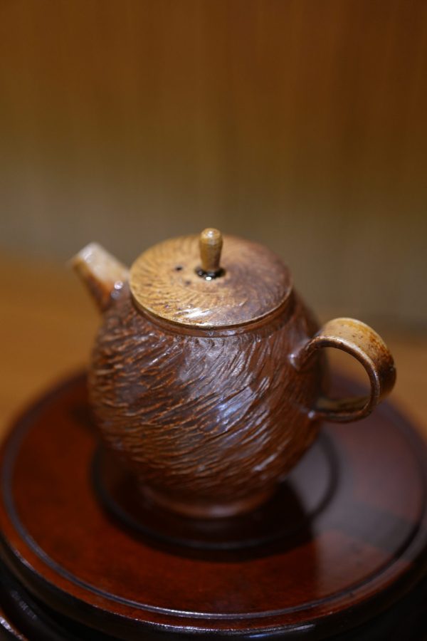 Handcrafted Zen Clay Teapot with Textured Earth Finish – Authentic Chinese Artisan Ceramic Teaware for Gongfu Tea & Tea Ceremonies